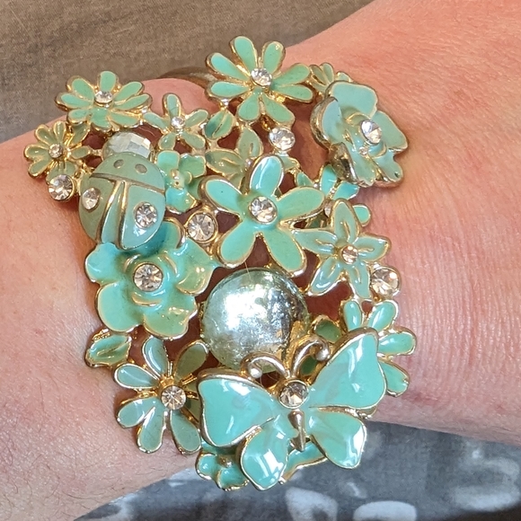 🌟3/$20🌟Costume Bracelet - Picture 3 of 9